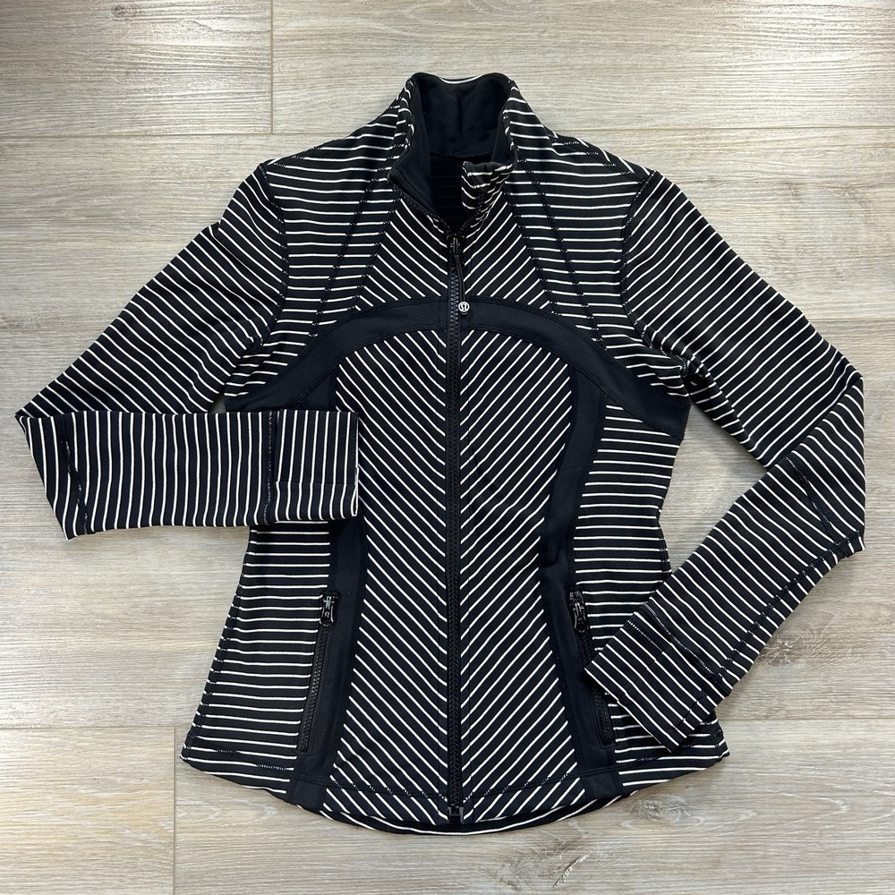 Lululemon Size 8 Black Define Jacket Parallel Stripe Slimming Pockets Stretch